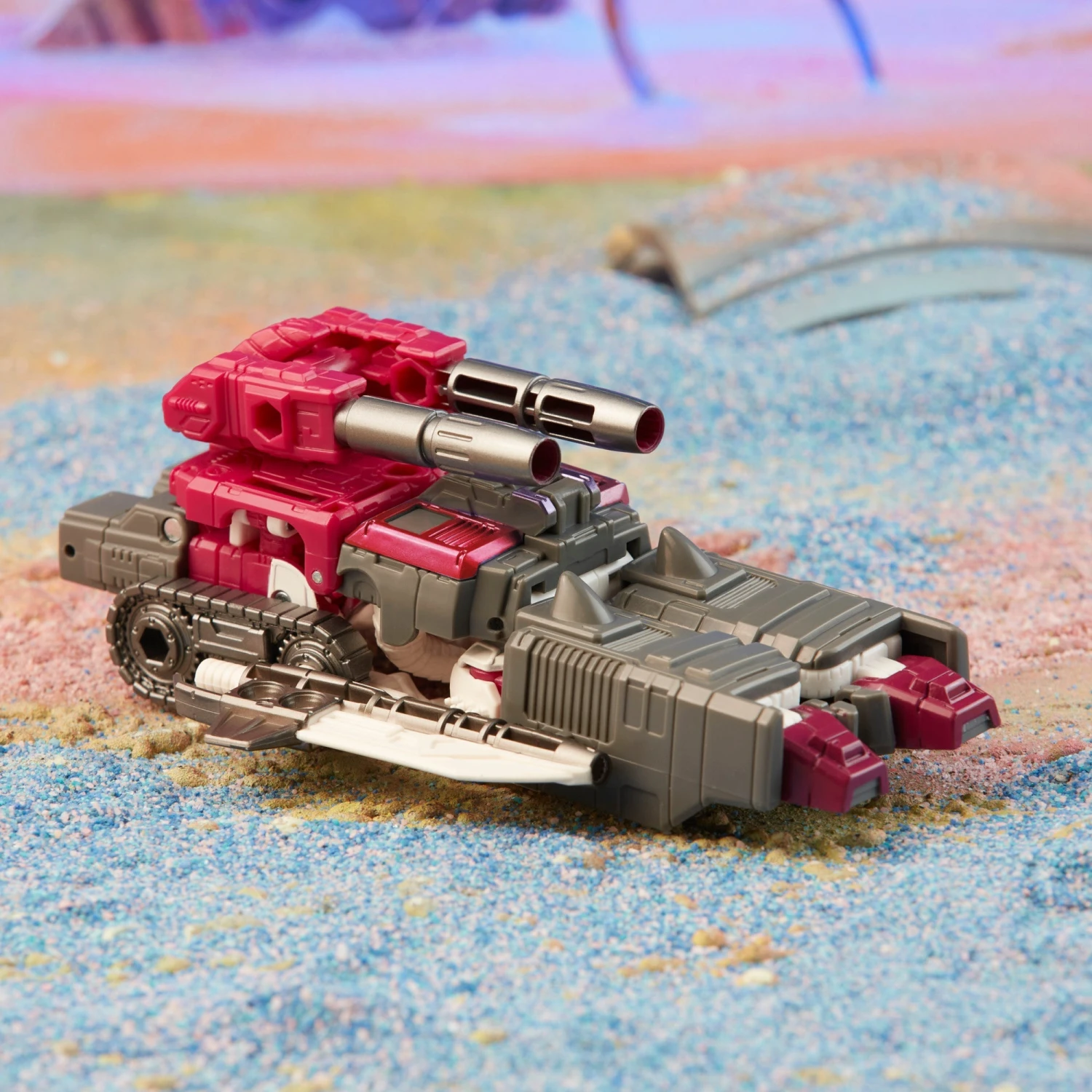 Transformers Generations Legacy Deluxe Skullgrin 7 Transformers Generations Legacy Deluxe Skullgrin - Image 5