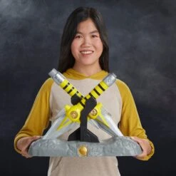 Power Rangers Lightning Collection Mighty Morphin Yellow Ranger Power Daggers -Hasbro Pulse F6479 LS PRG LC YELLOW DAGGERS 014 Online 2000SQ