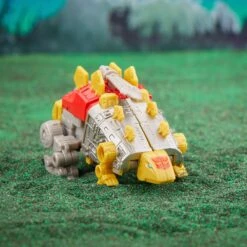 Transformers Legacy Evolution Core Class Dinobot Snarl 21 Transformers Legacy Evolution Core Class Dinobot Snarl -Hasbro Pulse F7185 DIO TRA GEN DLX SNARL 0007