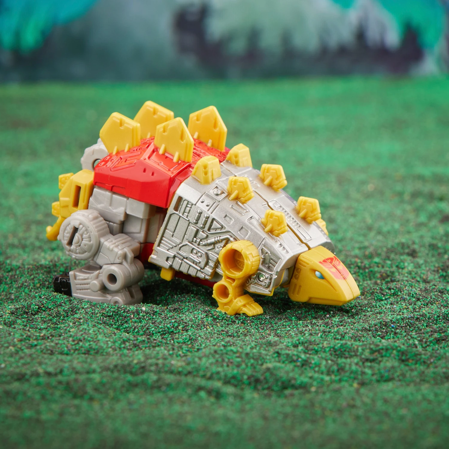 Transformers Legacy Evolution Core Class Dinobot Snarl 5 Transformers Legacy Evolution Core Class Dinobot Snarl - Image 3