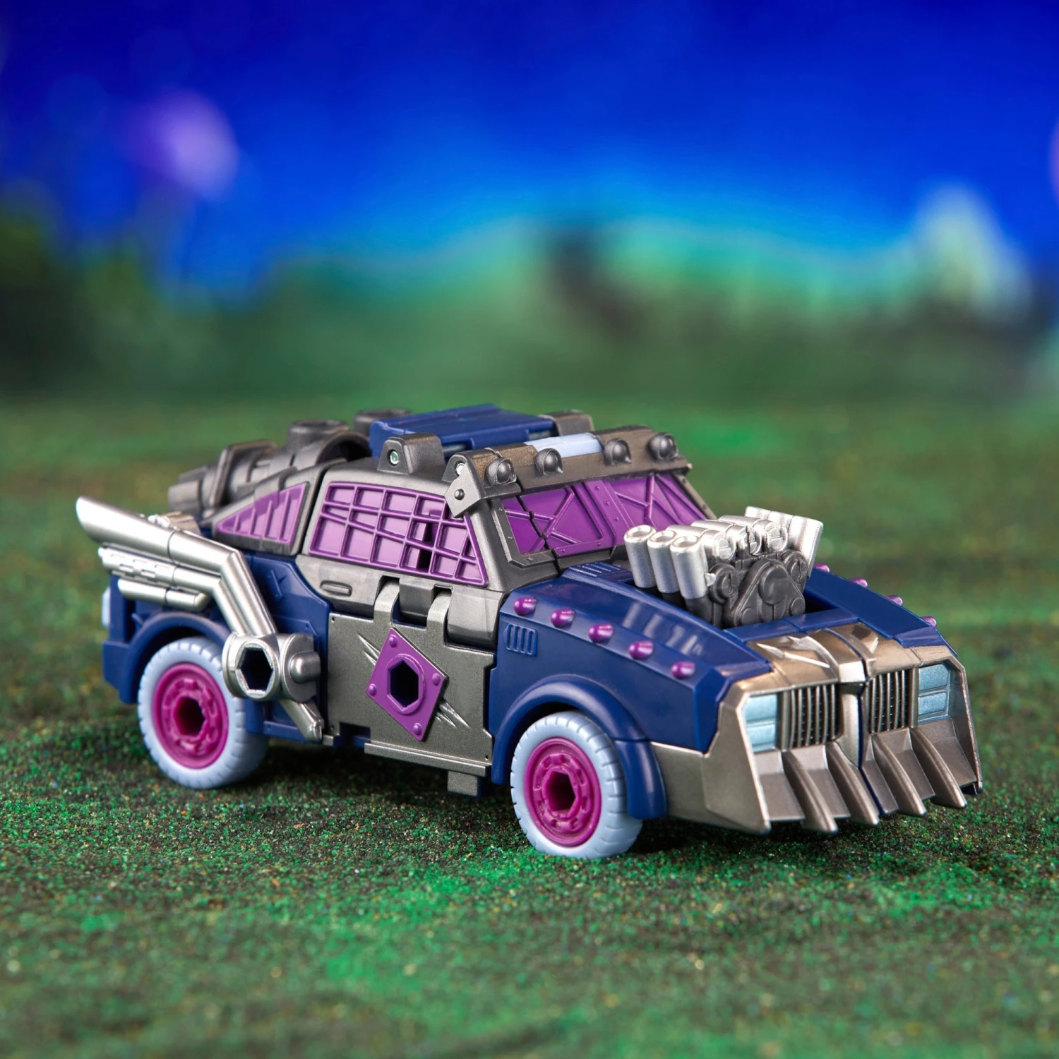 Transformers Legacy Evolution Axlegrease - Presale 4 Transformers Legacy Evolution Axlegrease - Presale - Image 2