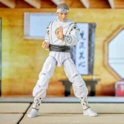 Power Rangers Lightning Collection Mighty Morphin X Cobra Kai Daniel LaRusso Morphed White Crane Ranger -Hasbro Pulse F7768 DIO PRG CEDARCITY 0004