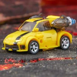 Transformers Legacy United Deluxe Class Animated Universe Bumblebee 21 Transformers Legacy United Deluxe Class Animated Universe Bumblebee -Hasbro Pulse F8524 DIO TRA GEN LEGACY DLX ANIMATED BB 0012 2000px 300DPI