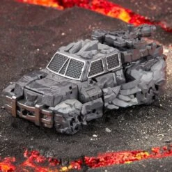 Transformers Legacy United Deluxe Class Infernac Universe Magneous -Hasbro Pulse F8526 DIO TRA GEN LEGACY DLX MAGNEOUS 0010 2000px 300DPI